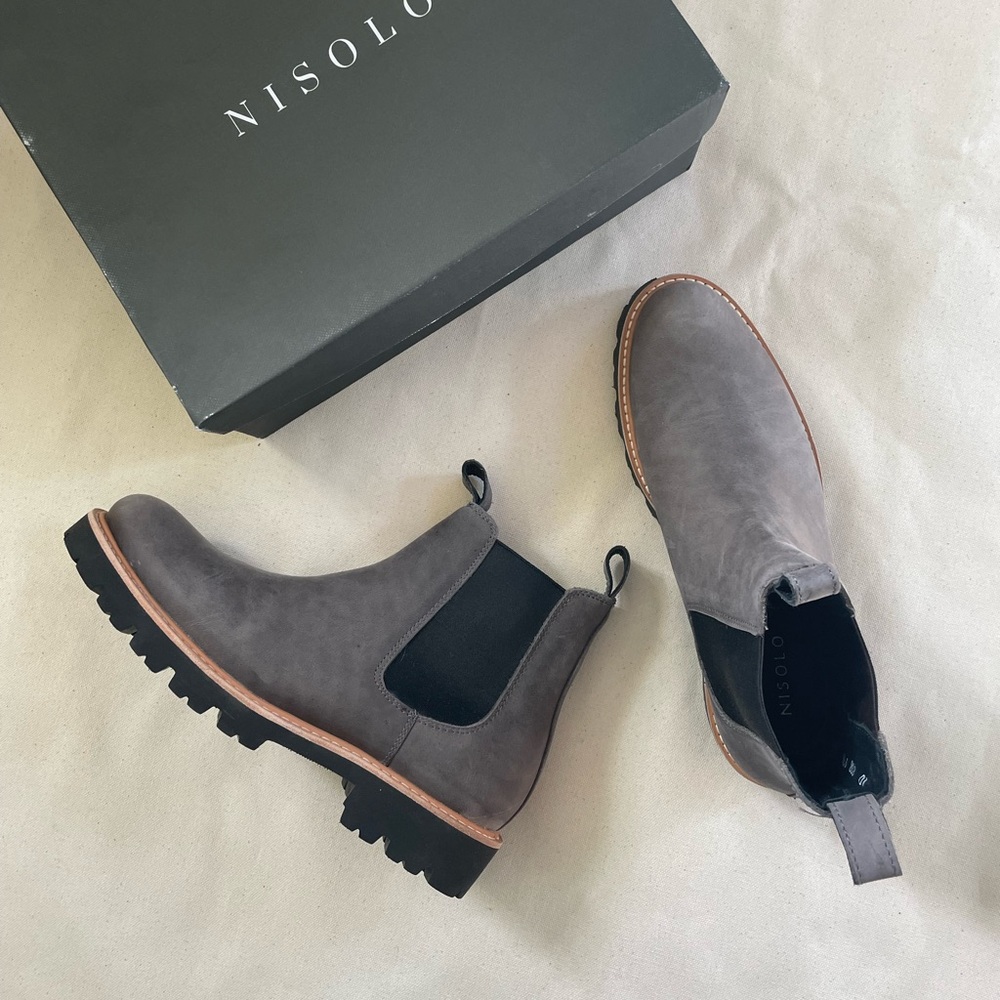 NEW Nisolo Gray Leather Go-To Lug Chelsea Boots Size 10